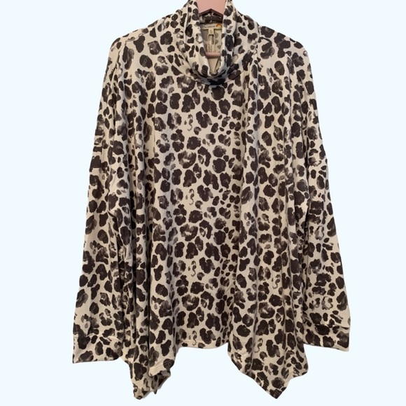 C&C CALIFORNIA Super Soft Asymmetrical Hem Knit Animal Print Top XL NEW - Picture 1 of 10